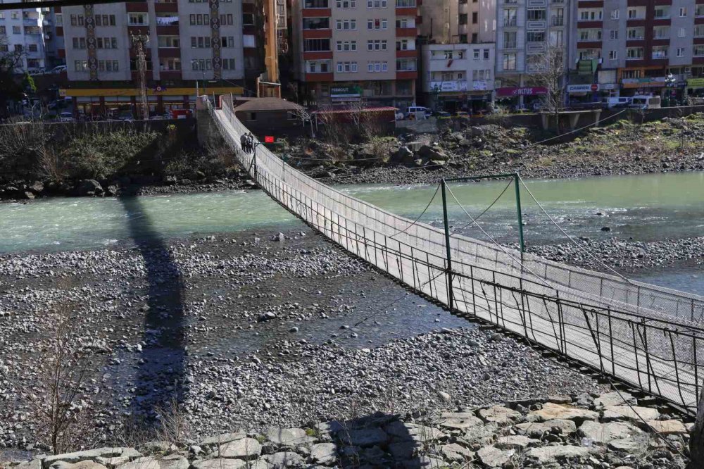 Karadeniz’in En Uzun 2 Asma Köprüsü Çoruh Nehri Üzerinde Bulunuyor