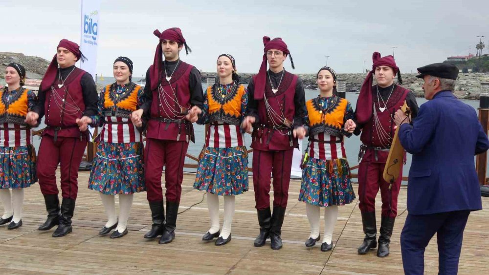 Trabzon'da Guinness Dünya Rekorlar Kitabı’na Girmek İçin Horon Halkası Oluşturdular