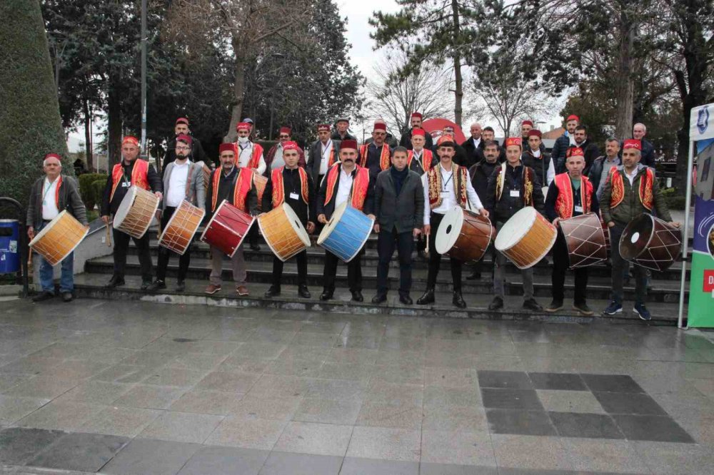 Çorum’da Davulculara Bahşiş Yasağı Getirildi