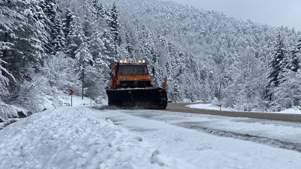 Karabük’te Kar Yağışı Etkili Oldu, Sürücüler karın tadını çıkardı