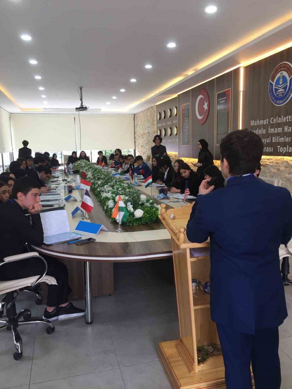 Geleceğin Liderleri Olarak Model Birleşmiş Milletler Konferansında Diplomasi Yaptılar