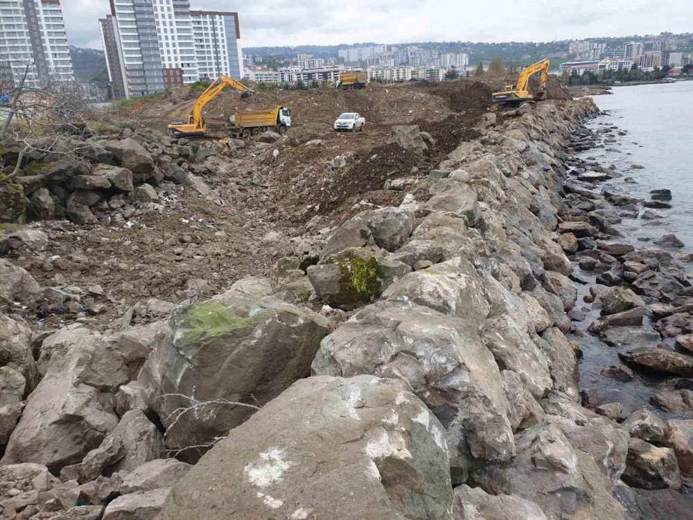 Yomra Belediye Başkanı Bıyık’tan Büyükşehir’e Açılış Tepkisi