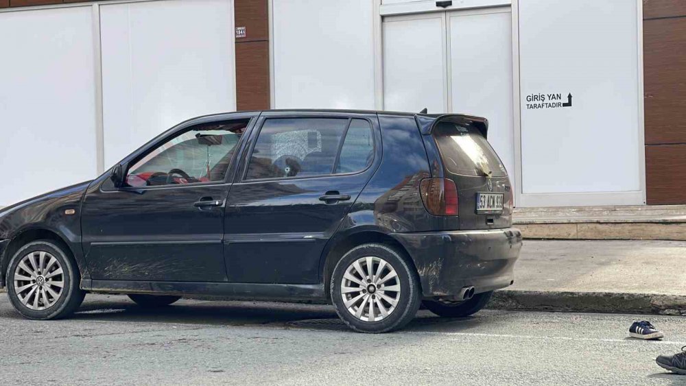 Rize’de İki Grup Arasında Silahlı Ve Bıçaklı Kavga: 3 Yaralı