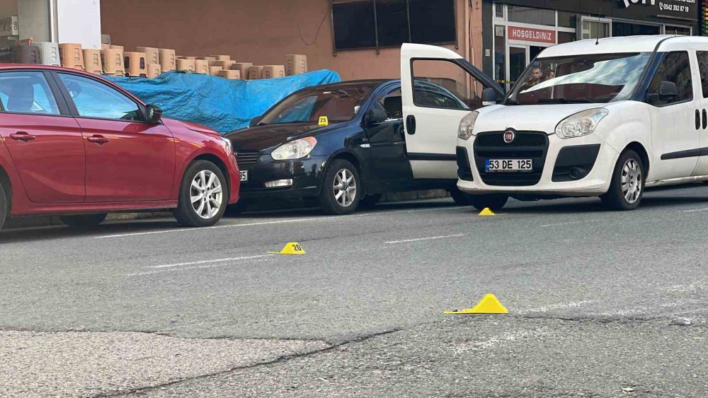 Rize’de İki Grup Arasında Silahlı Ve Bıçaklı Kavga: 3 Yaralı