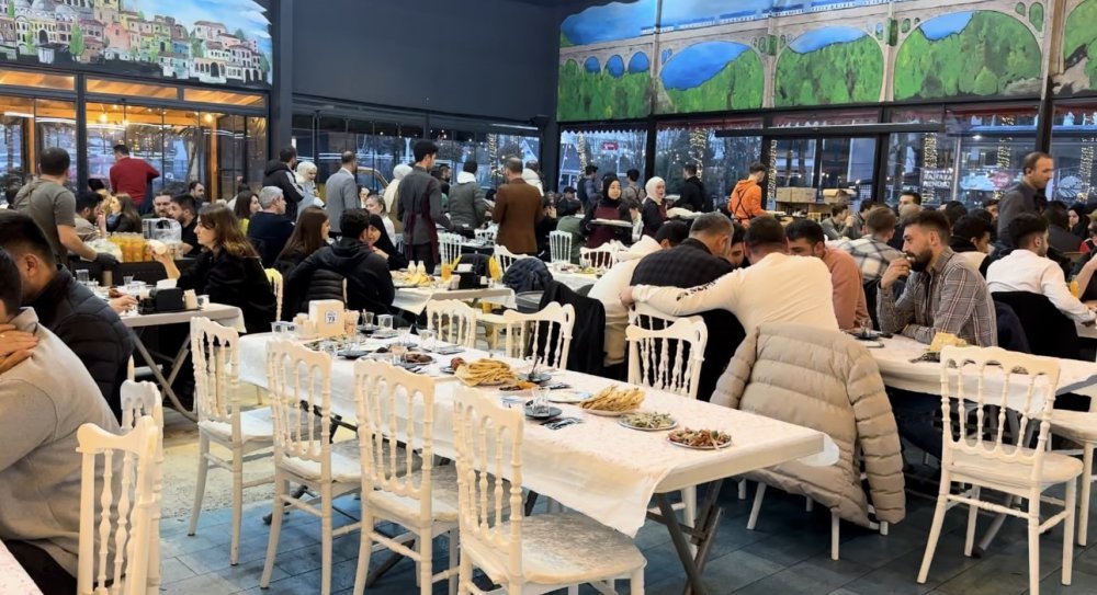 Sakarya'da İftar İçin Rezervasyon Yaptırıp Gitmediler, İşletmeciyi Çileden Çıkarttılar