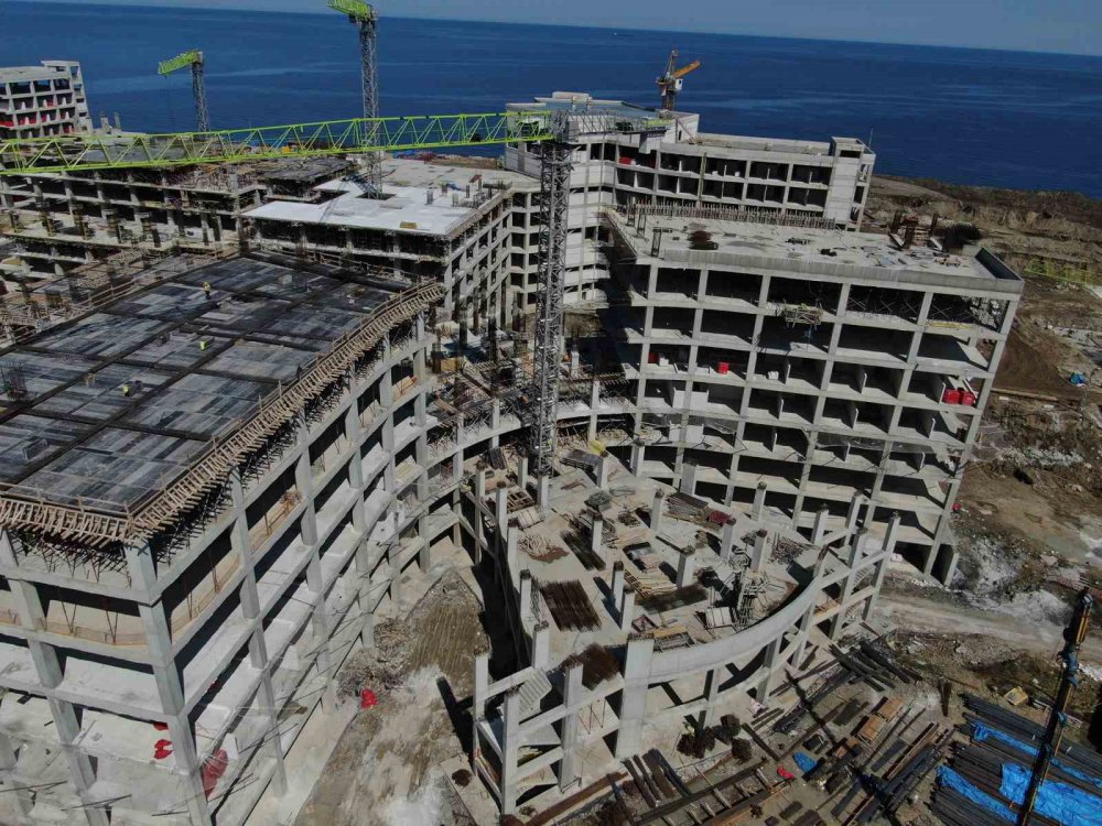 Trabzon Şehir Hastanesi’nin Kaba İnşaatı Tamamlandı