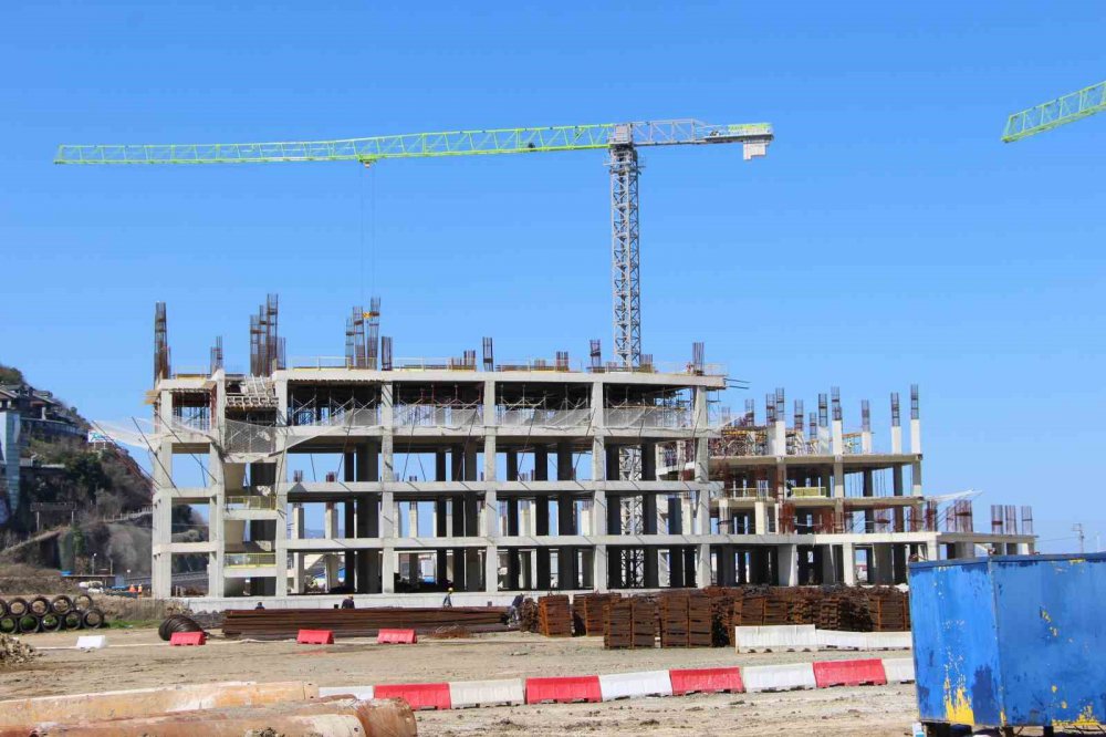 Trabzon Şehir Hastanesi’nin Kaba İnşaatı Tamamlandı