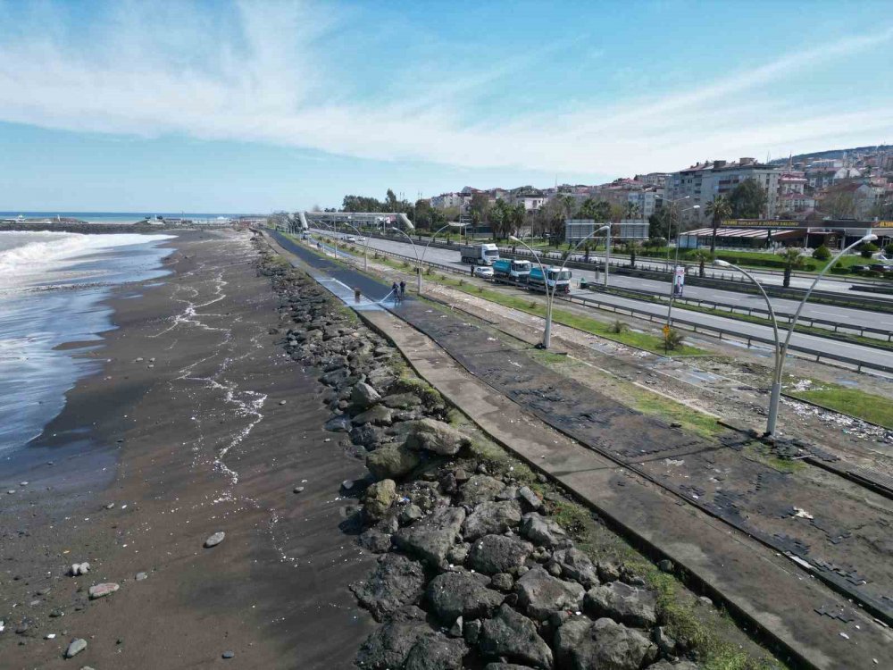 Karadeniz'i Biz Kirlettik, Dalgalar Geri Verdi