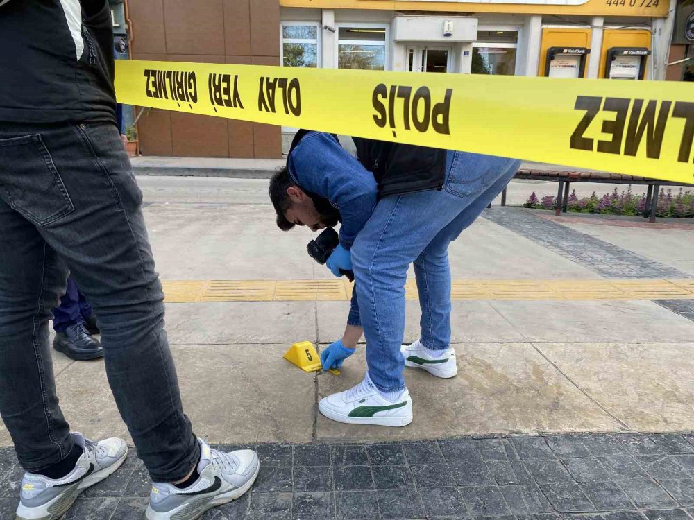 Ordu Ünye'de Atm’de Sıra Bekleme Kavgasında Silahlar Konuştu: 1 Yaralı