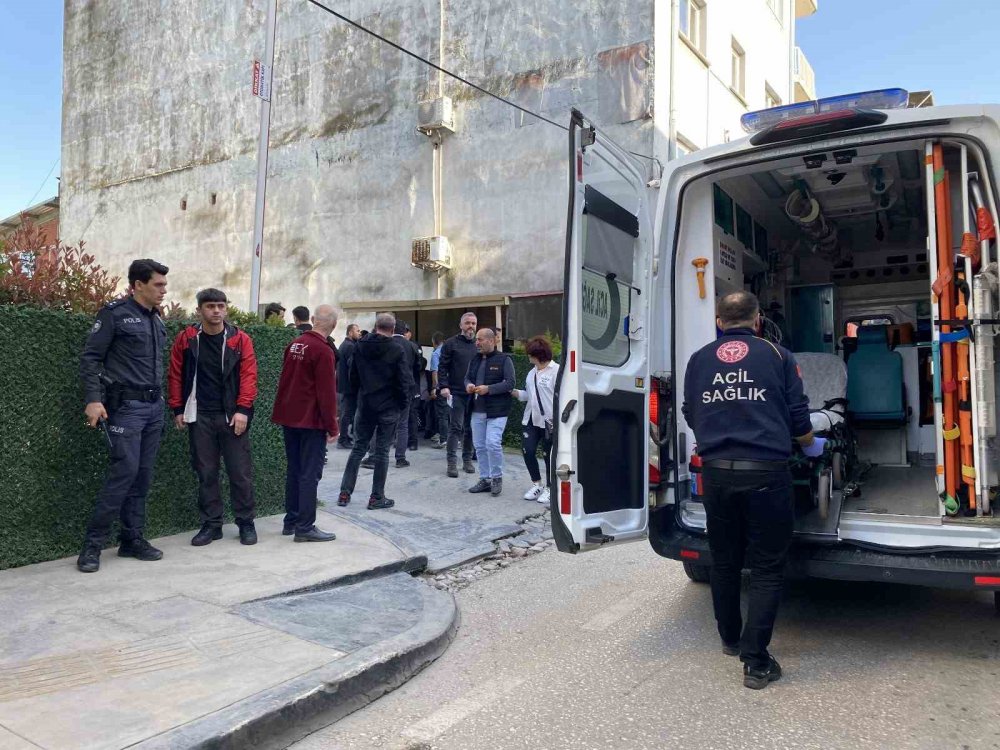 Ordu Ünye'de Atm’de Sıra Bekleme Kavgasında Silahlar Konuştu: 1 Yaralı