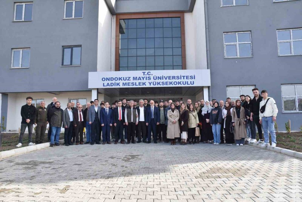 Samsun'da Bin 500 Fidan Toprakla Buluşturuldu