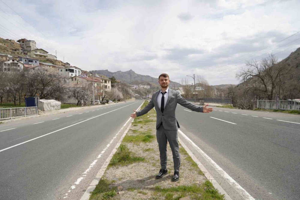 Gençler Artık Muhtarlığı Bir İş Gibi Görmeye Başladı , 24 Yaşında Muhtar Oldu