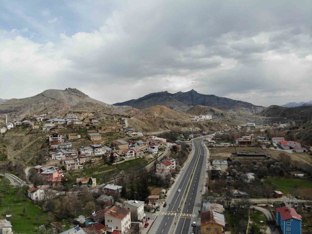 Gençler Artık Muhtarlığı Bir İş Gibi Görmeye Başladı , 24 Yaşında Muhtar Oldu