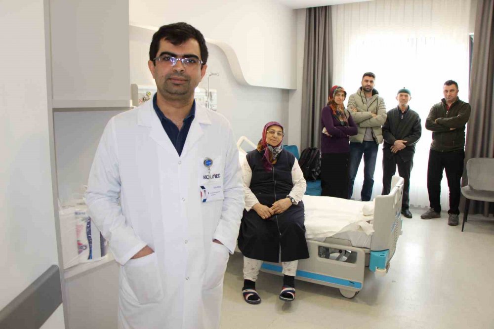 Amasya'da bir kadın Bir Aydır Öksürüyordu, Böbreğinden 5 Santimlik Kitle Çıktı