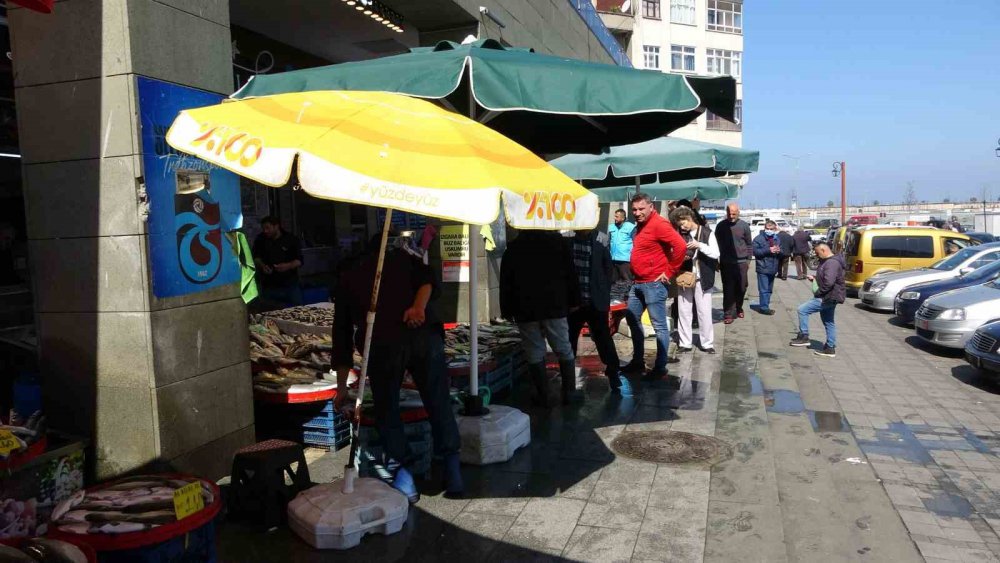 Denizlerde Av Yasağı Başladı, Tezgahlar Kültür Balıklarına Kaldı