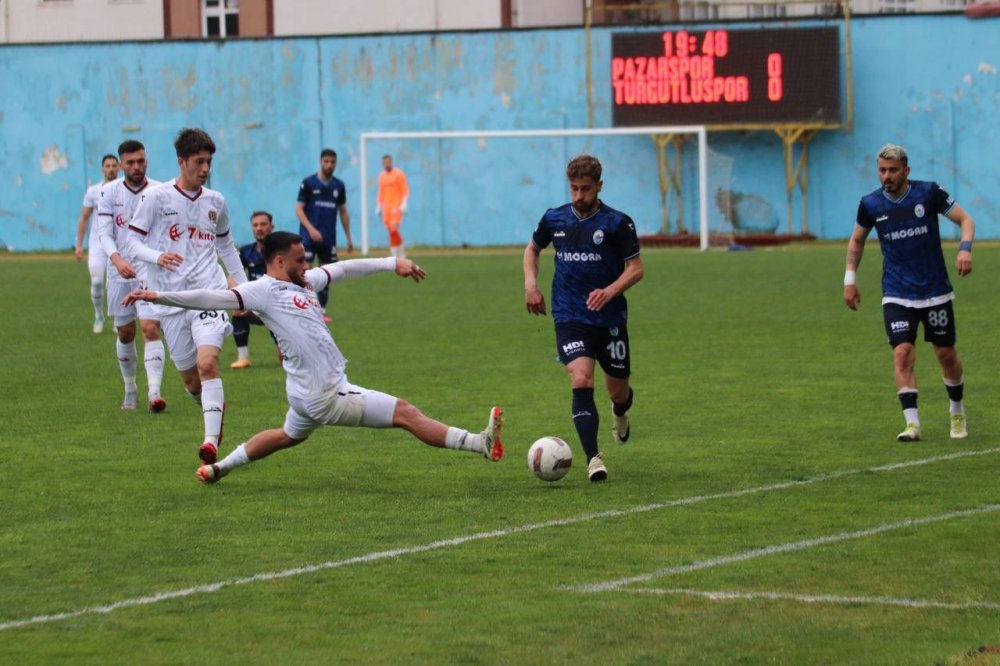 Pazarspor bu kez evinde kazandı , Tff 3. Lig: Pazarspor: 2 - Turgutluspor: 0