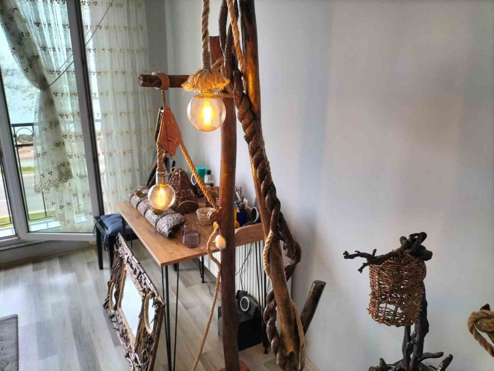 Ordu'da Denizden Topladıkları Ağaç Parçaları İle Dekoratif Eşyalar Üretiyor