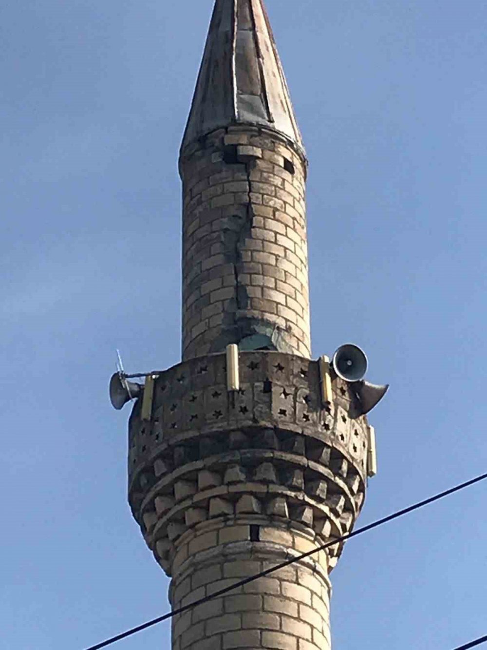 Tokat’ta Cami Minaresine Yıldırım Düştü