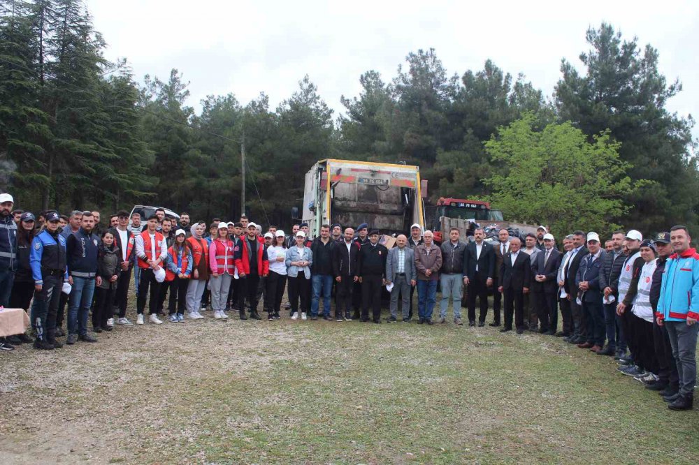 Samsun vezirköpride Ormanda Çöp Toplama Etkinliği