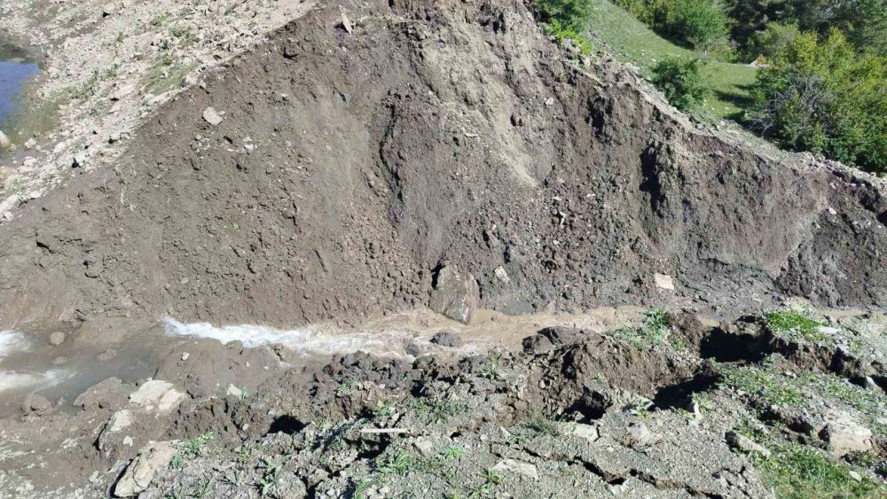 Erzurum Oltu’da Gölet Taştı, Bahçe Ve Araziler Sular Altında Kaldı