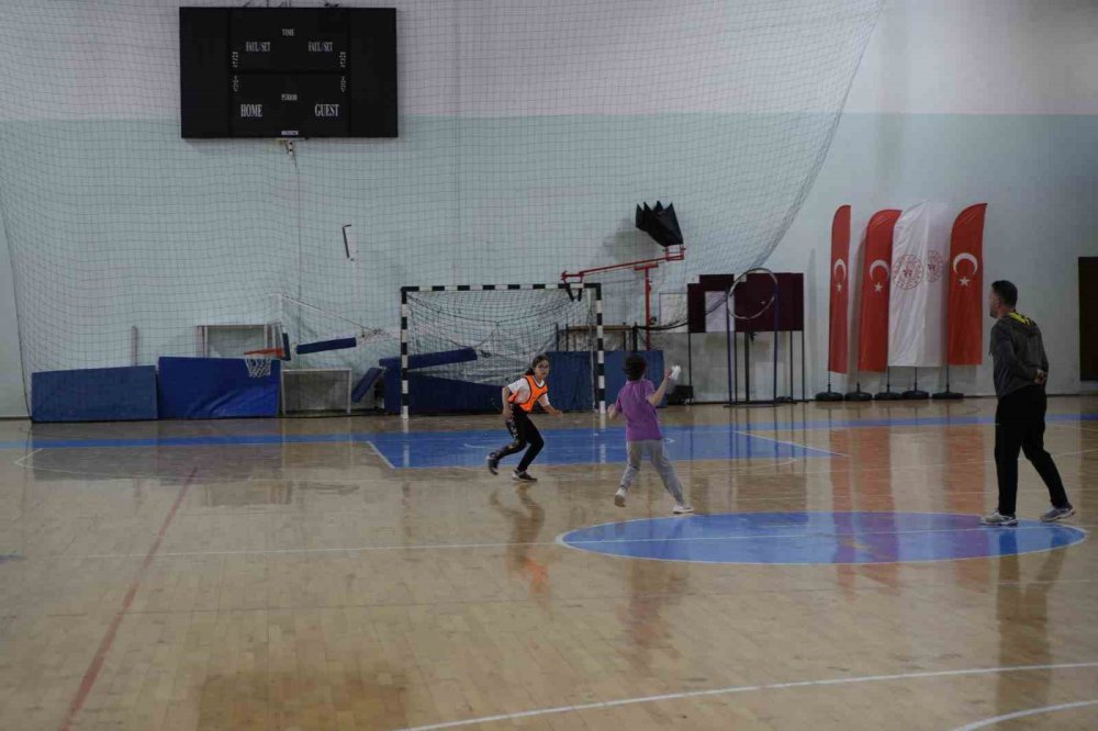 Gümüşhane’de Sokak Oyunları Salonlara Taşındı