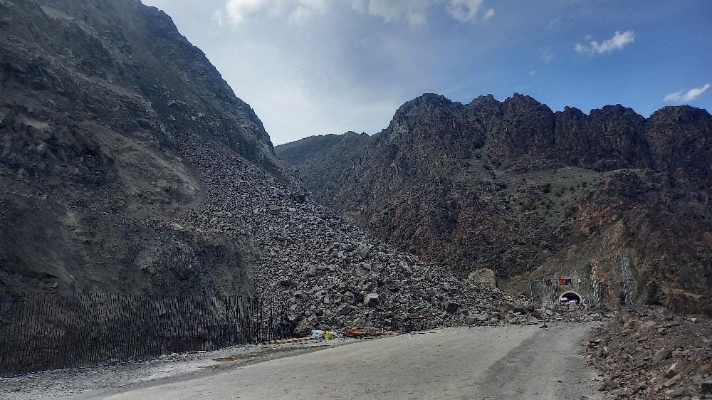 Artvin-erzurum Karayolu Heyelan Nedeniyle Kapandı