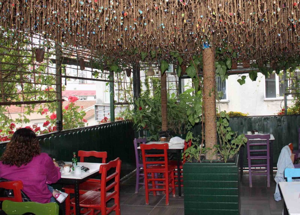 Giresun’un En Renkli Binası Görenlerin İlgisini Çekiyor