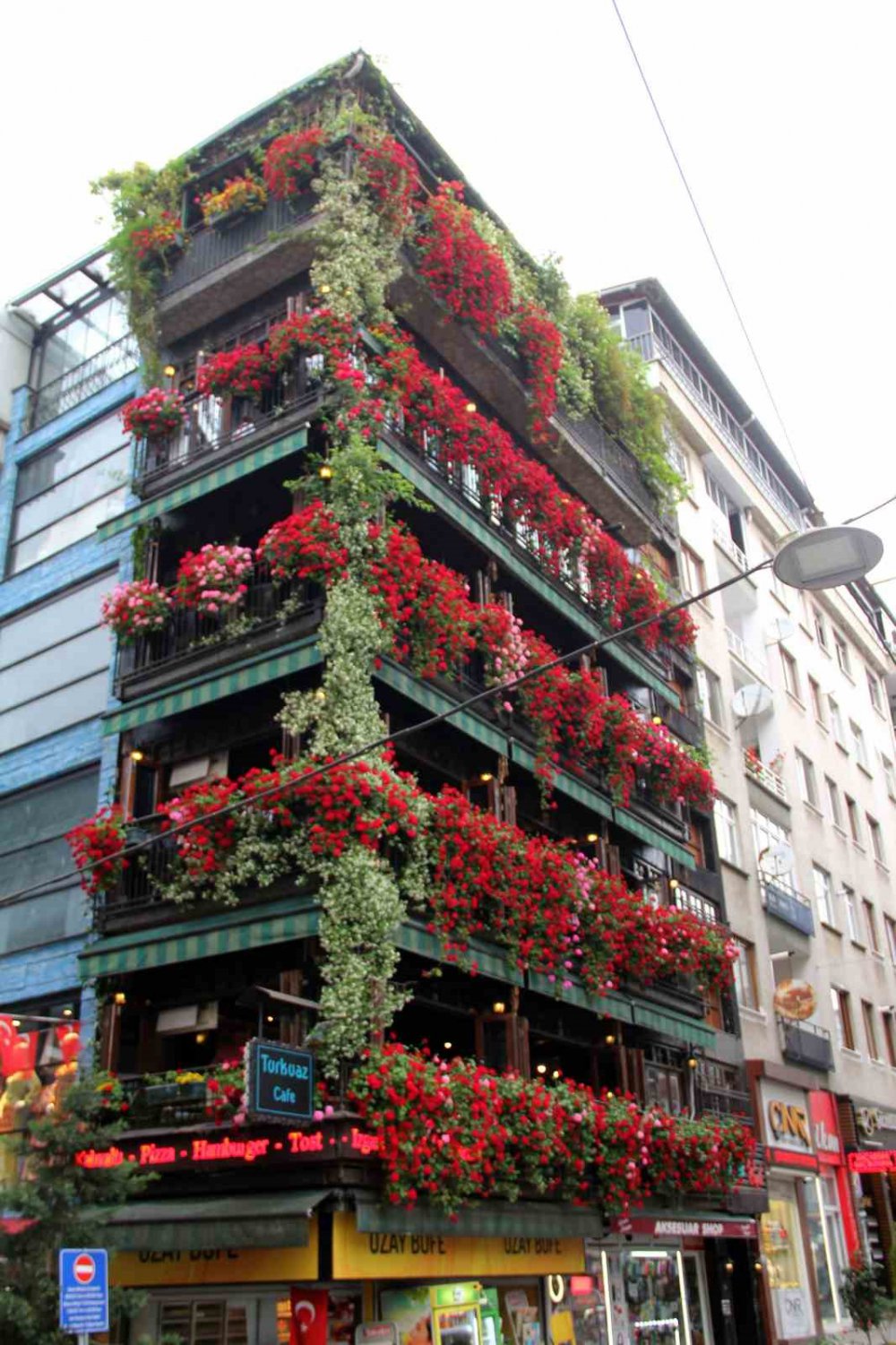 Giresun’un En Renkli Binası Görenlerin İlgisini Çekiyor