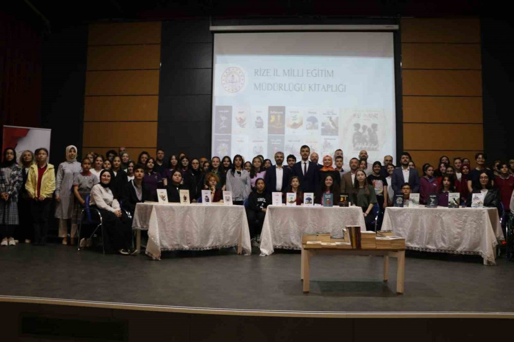 Rizeli öğrenciler bir ilki başardı , 14 adet kitap yazdılar