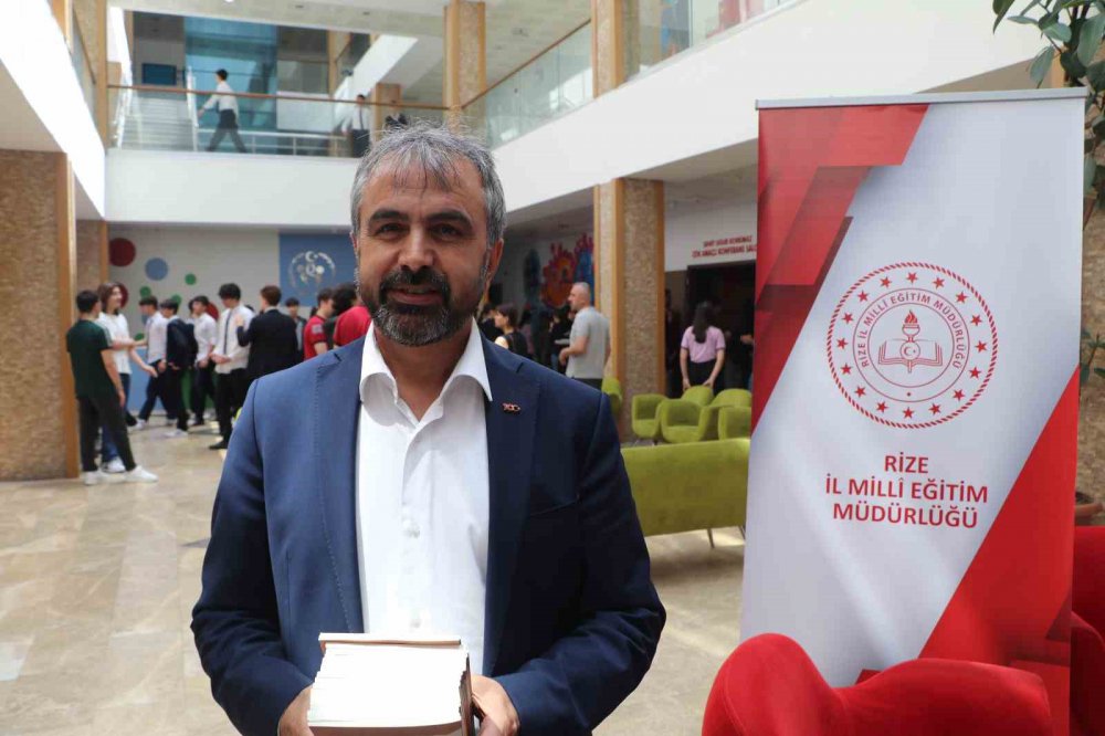 Rizeli öğrenciler bir ilki başardı , 14 adet kitap yazdılar