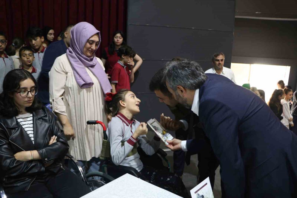 Rizeli öğrenciler bir ilki başardı , 14 adet kitap yazdılar