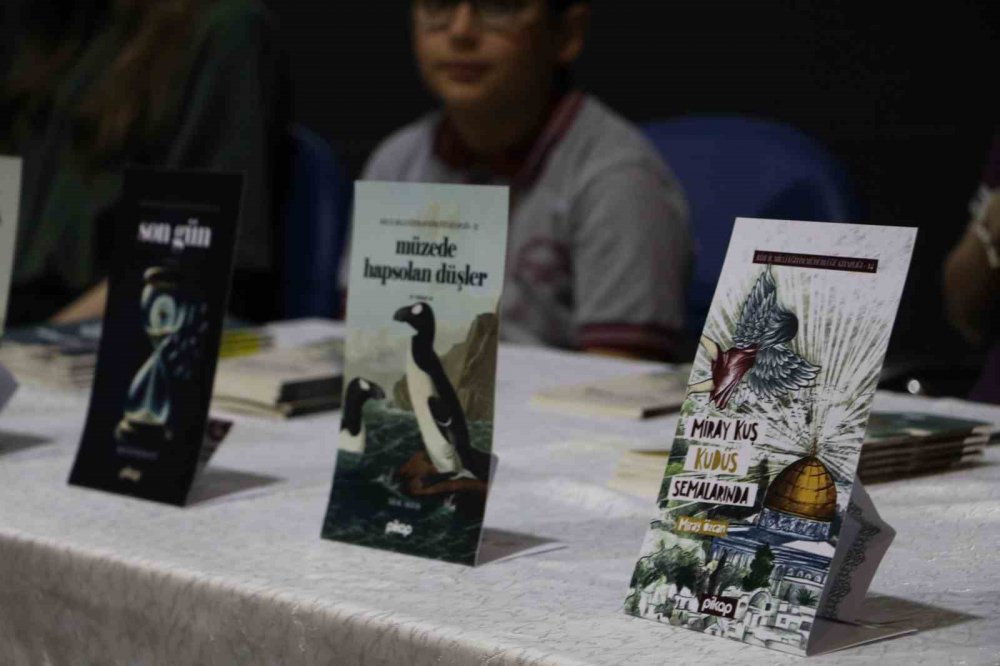 Rizeli öğrenciler bir ilki başardı , 14 adet kitap yazdılar