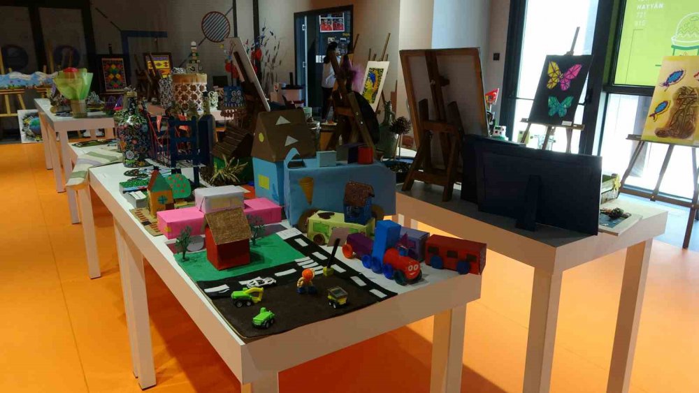 Trabzonlu öğrencilerden alkışlanacak sergi