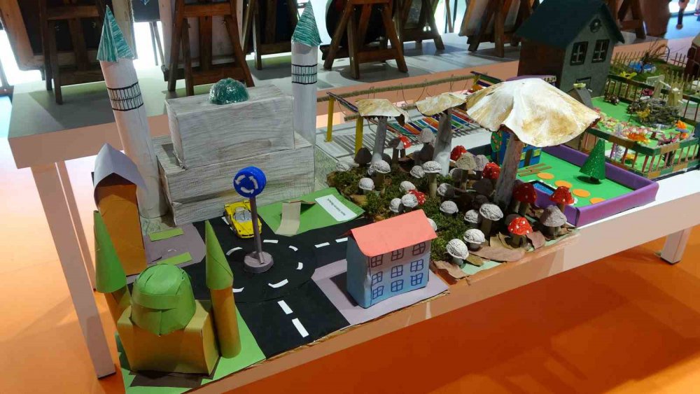 Trabzonlu öğrencilerden alkışlanacak sergi