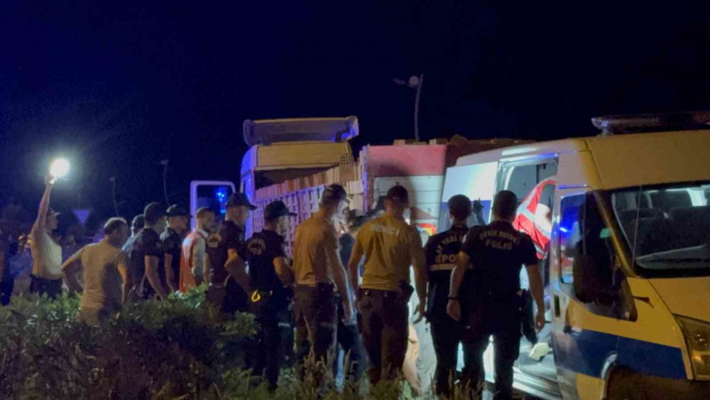 Rize'de araç içinde 30 kaçak göçmen yakalandı