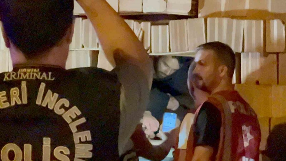 Rize'de araç içinde 30 kaçak göçmen yakalandı