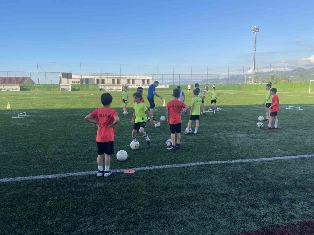 Barış Alper Yılmaz, Performansı İle Rizeli Hemşehrilerini Gururlandırıyor