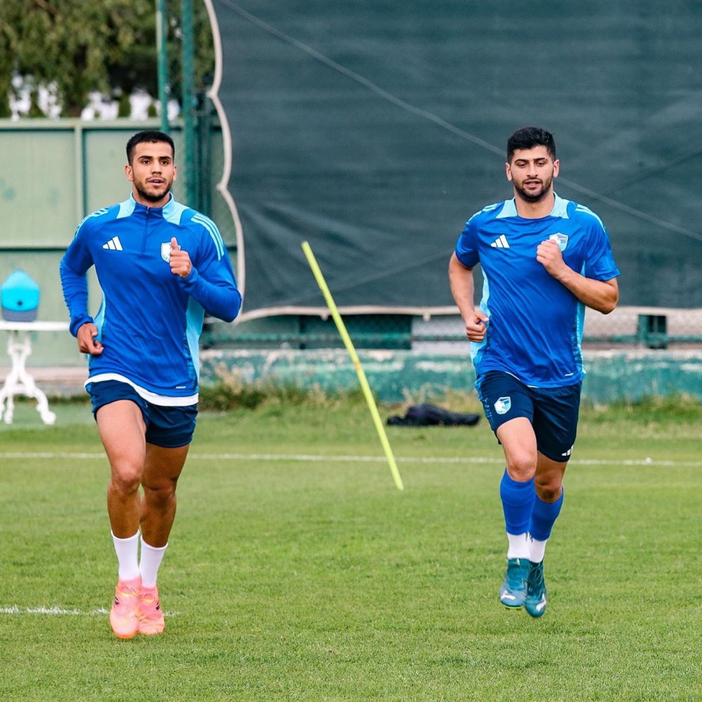 İç transfer çalışmalarını sürdüren Erzurumspor, Süleyman Koç ve Göktuğ Bakırbaş'la yeniden anlaştı.