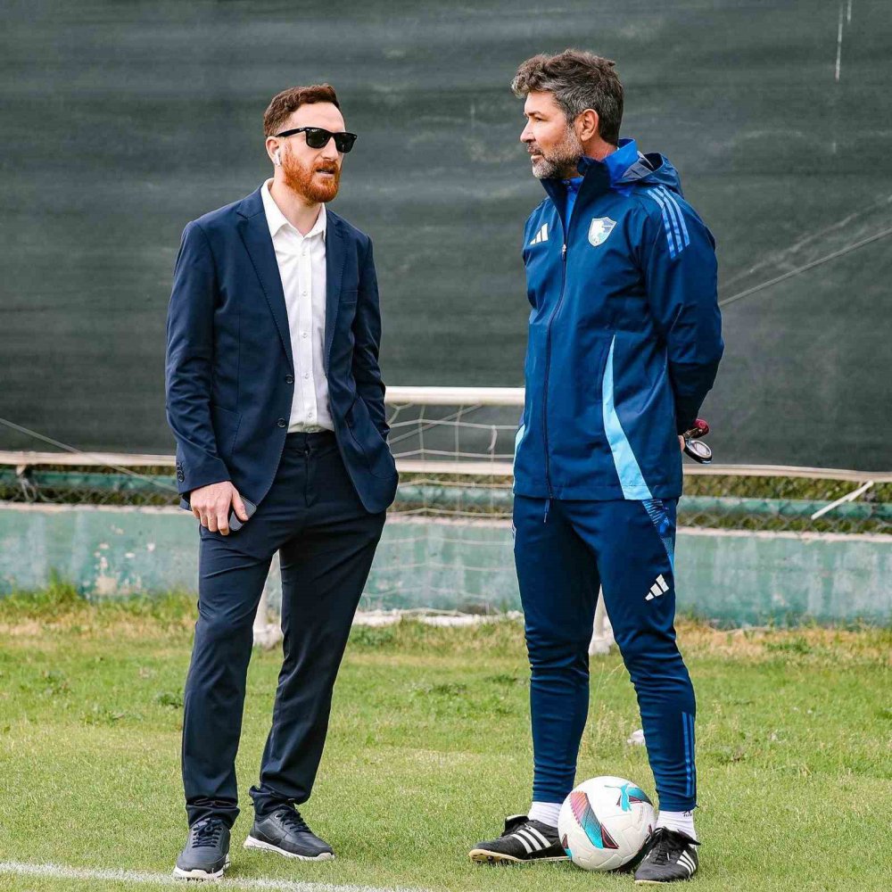 İç transfer çalışmalarını sürdüren Erzurumspor, Süleyman Koç ve Göktuğ Bakırbaş'la yeniden anlaştı.
