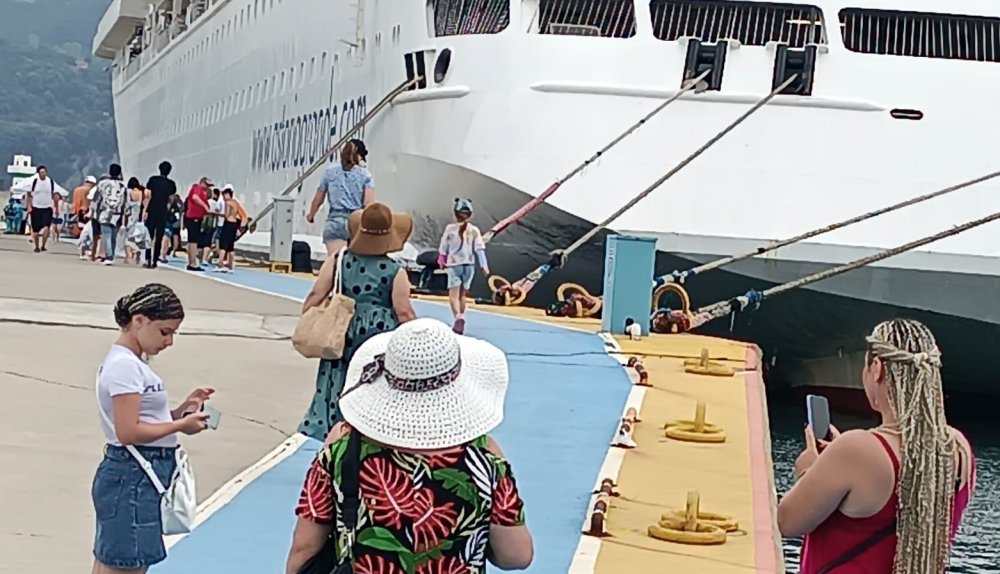 Rus Turistlerin Amasra’ya İlgisi Sürüyor