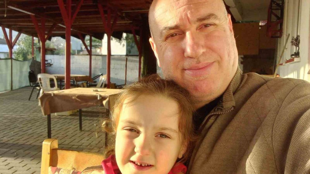 Kocaeli’de Kamyon Işıkta Bekleyen Otomobillerin Arasına Daldı: 2 Kardeş Öldü, Anne Ağır Yaralı