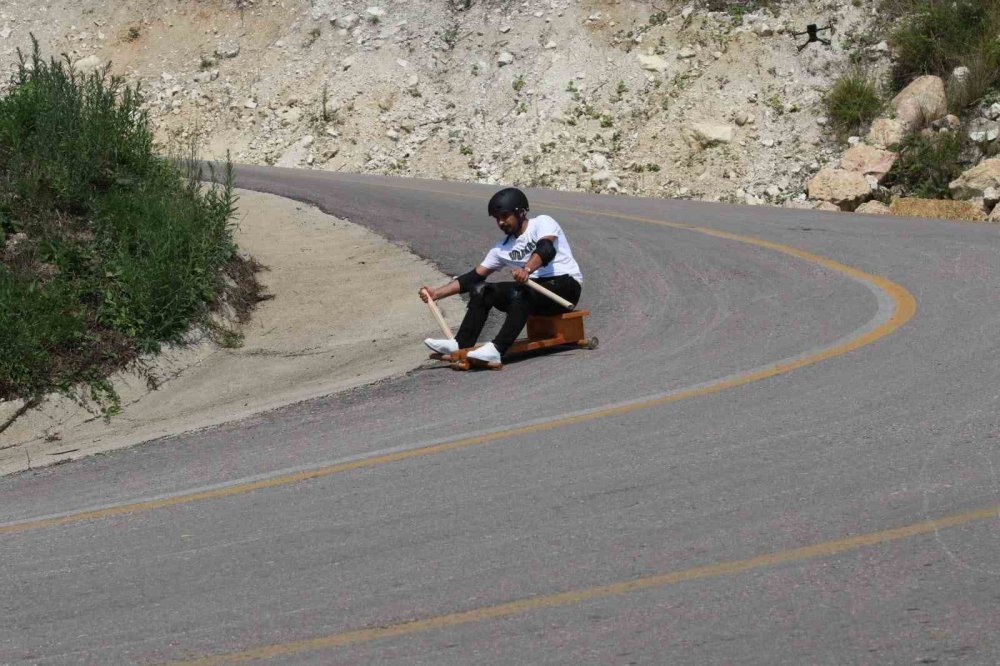 Ünye’de Bilyalı Araba Yarışı Heyecanı