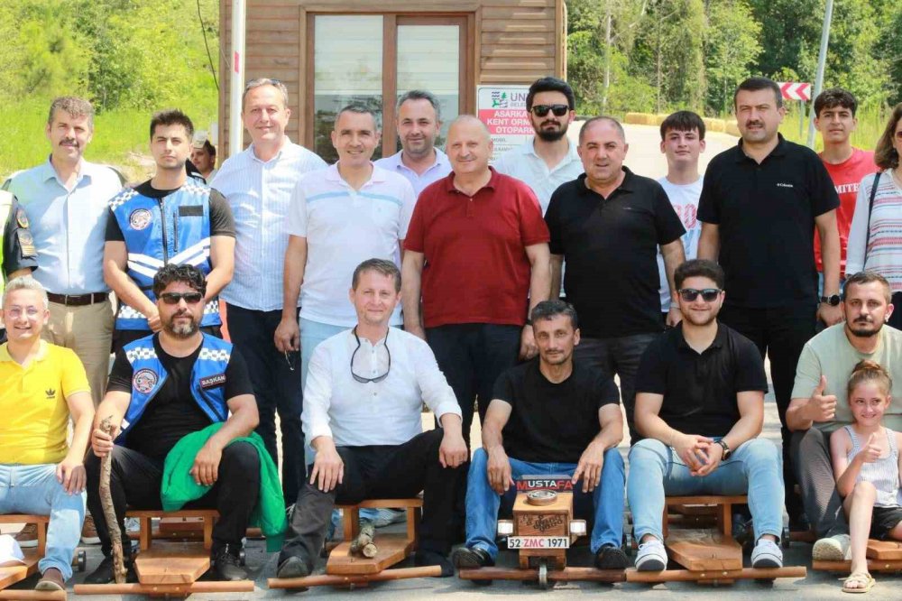 Ünye’de Bilyalı Araba Yarışı Heyecanı