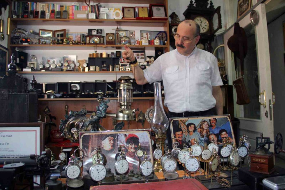 Giresun'da Gelinlik Mağazasının Bir Katını Adeta Müzeye Dönüştürdü