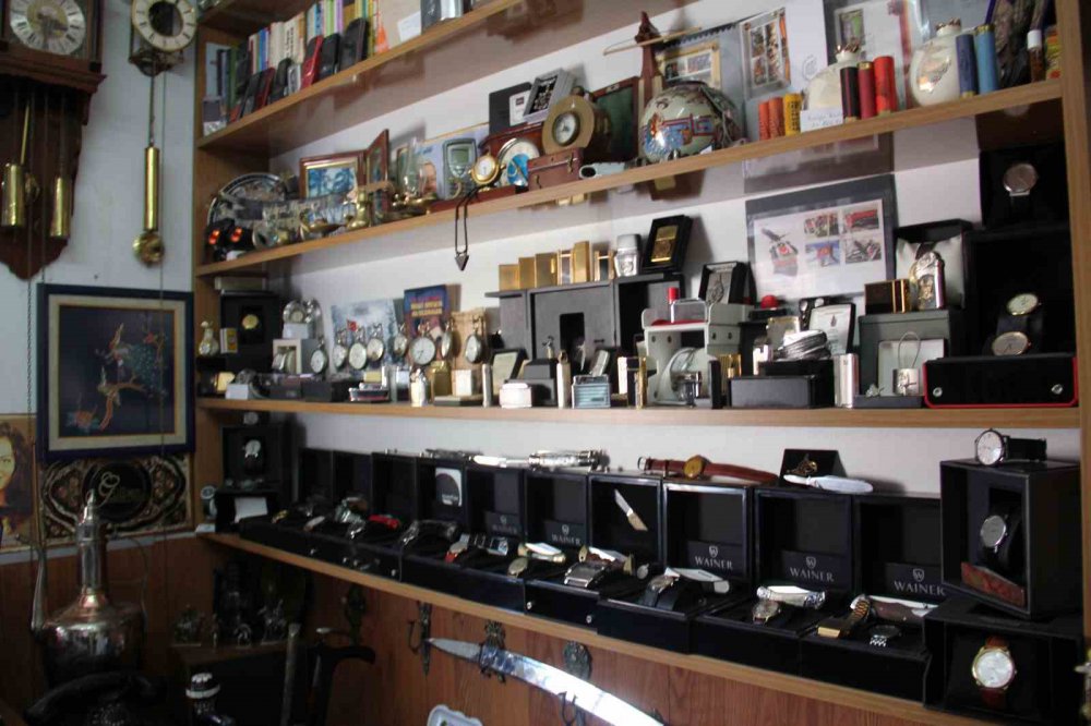 Giresun'da Gelinlik Mağazasının Bir Katını Adeta Müzeye Dönüştürdü