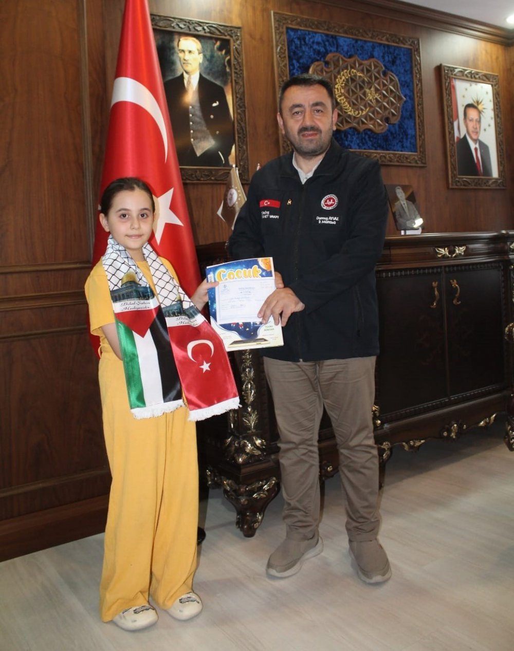 9 Yaşındaki Betül’den Filistinli Çocuklar İçin Bağış