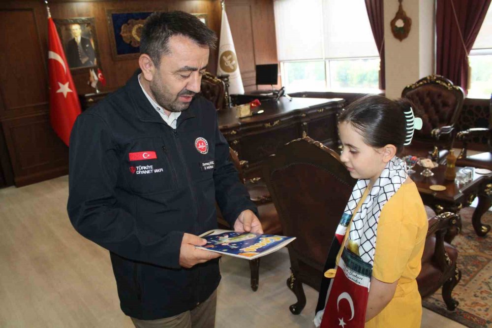 9 Yaşındaki Betül’den Filistinli Çocuklar İçin Bağış