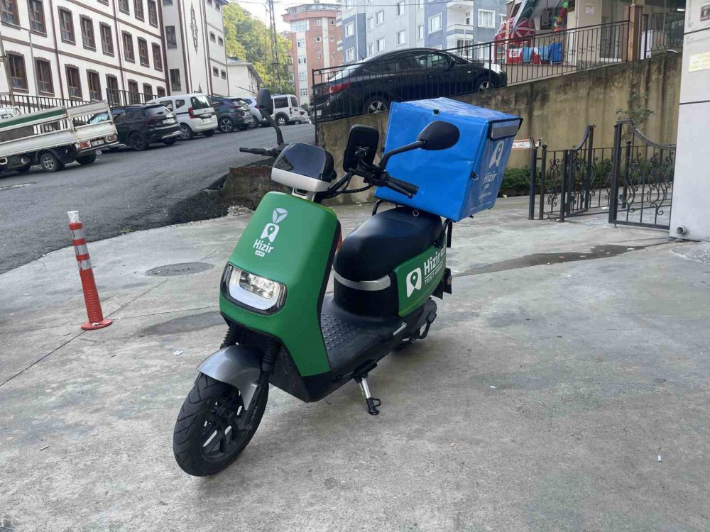 Rizeli Gençlerden Kuryeleri Rahatlatacak Elektrikli Motor Projesi