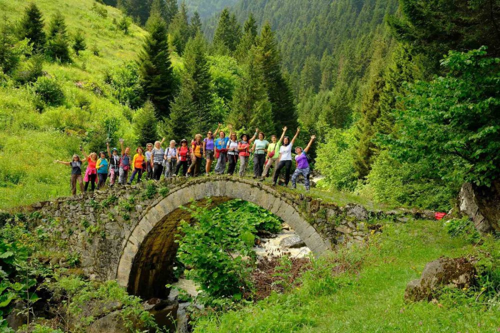 İzmirlile Gümüşhane'nin eşsiz güzelliğine hayran kaldılar