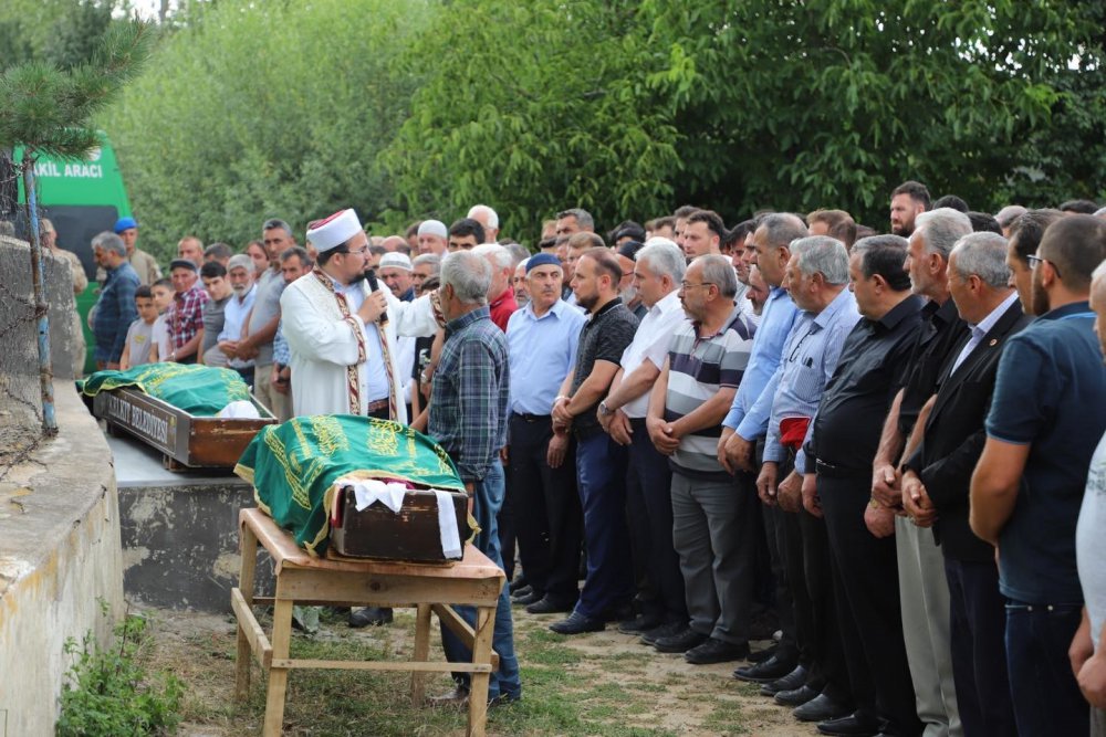 Gümüşhane’de Cinnet Getirerek 2 Kişiyi Öldüren Ümit Yapıcıoğlu Yıllar Önce De Eşini Öldürmüş